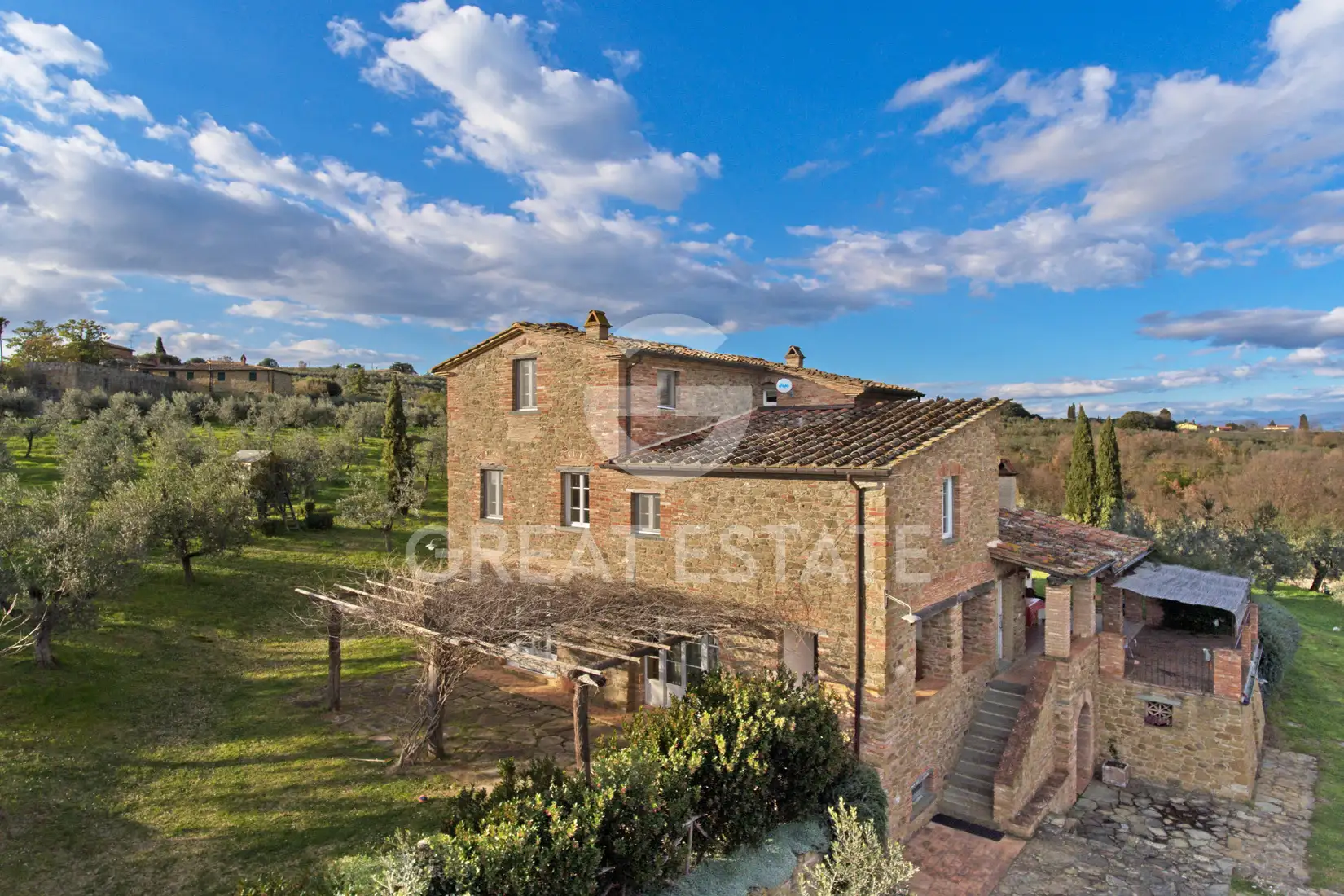House 537m² in Italy, Arezzo. Priced at 1380000€ rent photo-10