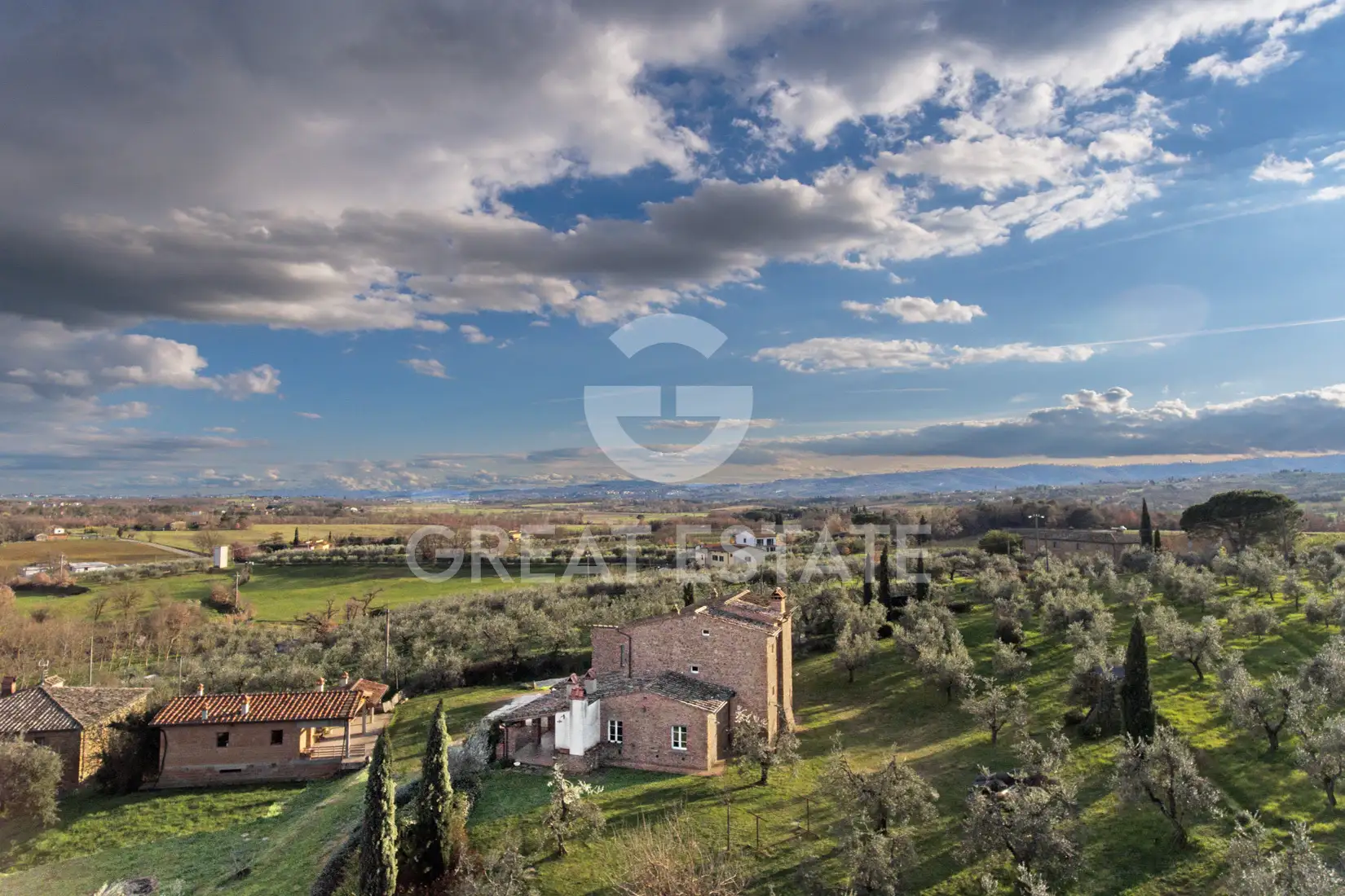 House 537m² in Italy, Arezzo. Priced at 1380000€ rent photo-11