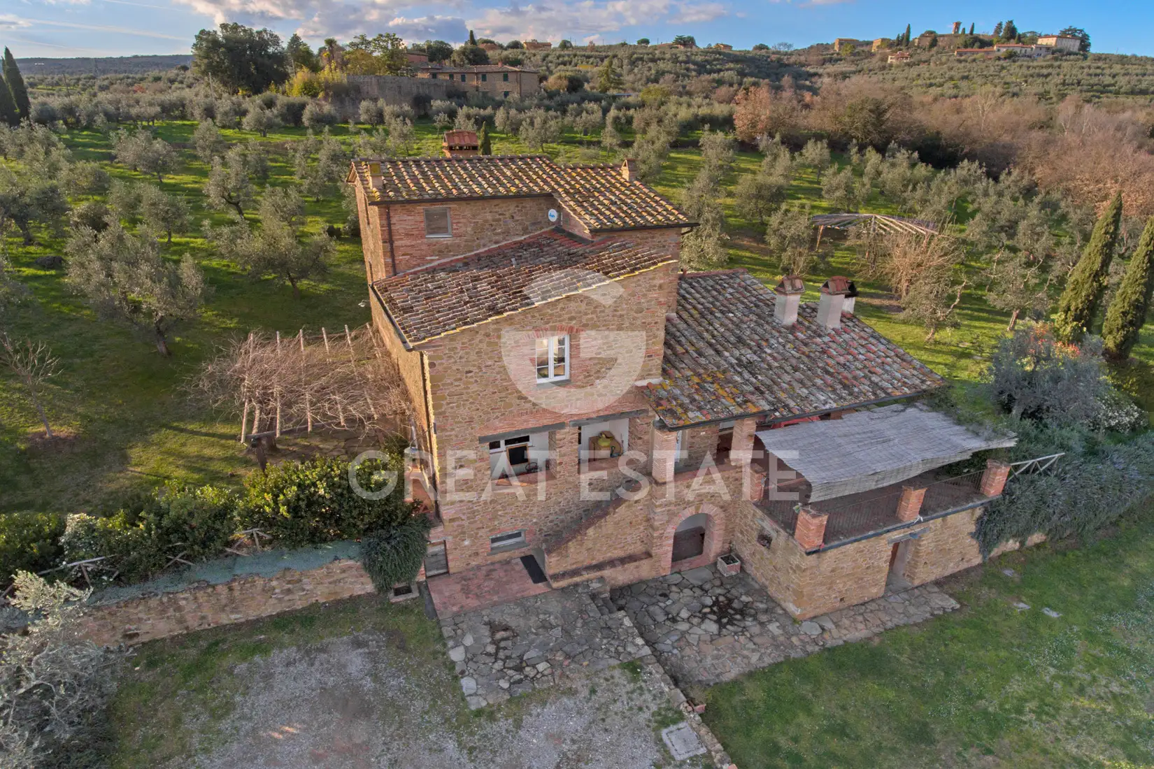 House 537m² in Italy, Arezzo. Priced at 1380000€ rent photo-15