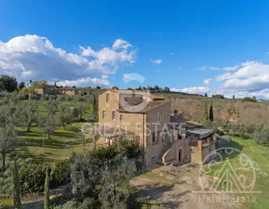 Buy in Italy for 1380000€