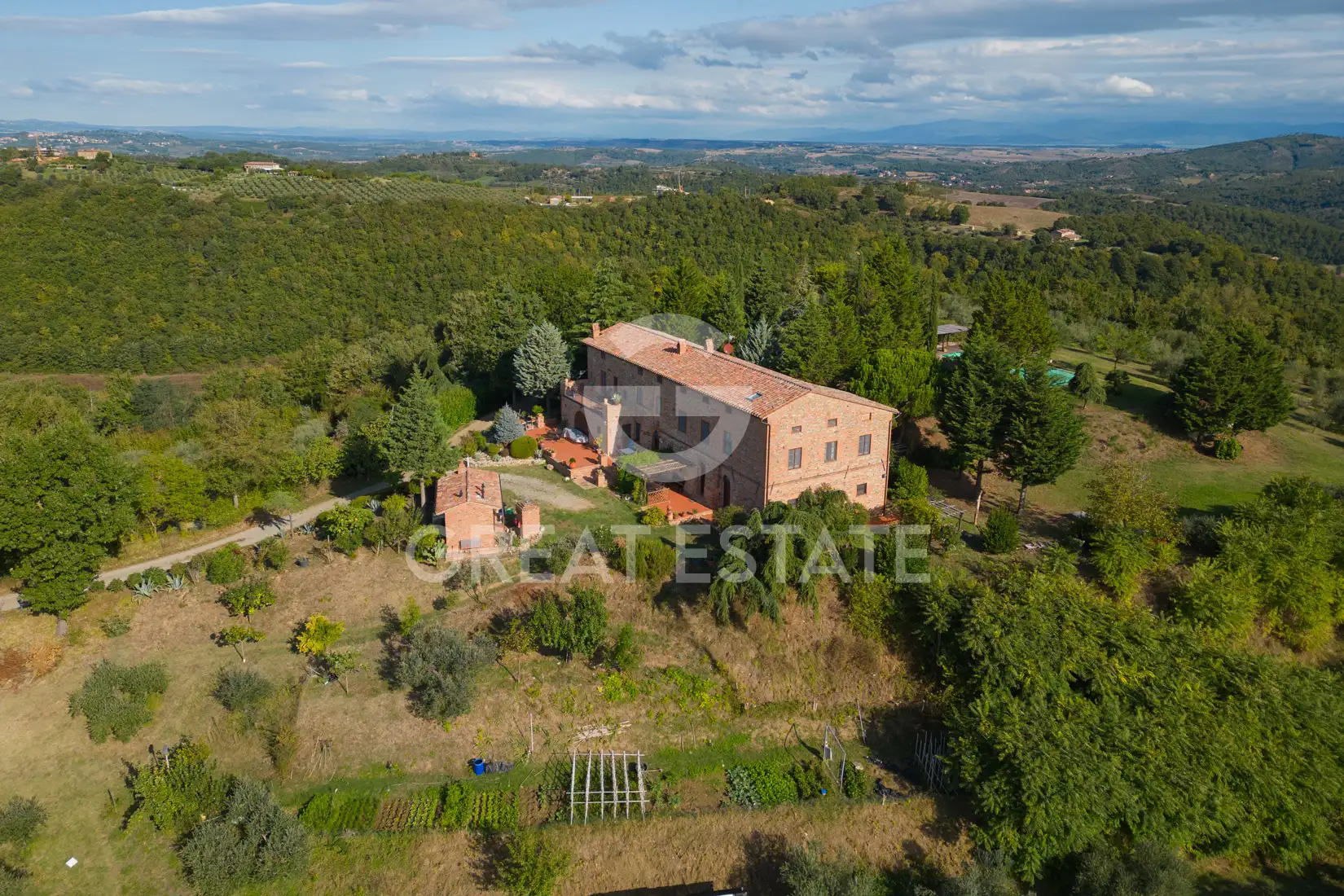 House 758m² in Italy, Perugia. Priced at 2590000€ rent photo-2