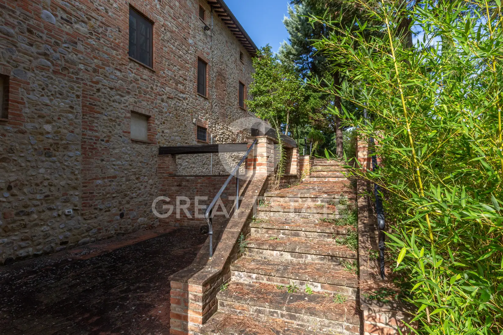 House 758m² in Italy, Perugia. Priced at 2590000€ rent photo-7