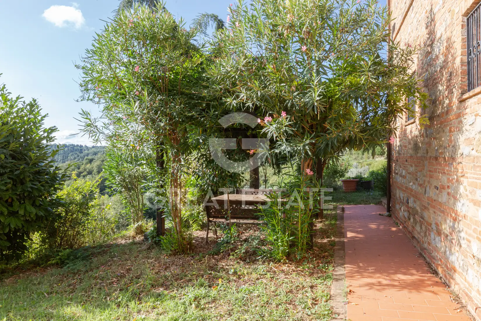 House 758m² in Italy, Perugia. Priced at 2590000€ rent photo-12