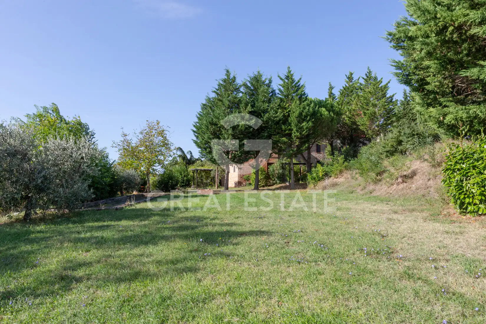 House 758m² in Italy, Perugia. Priced at 2590000€ rent photo-13