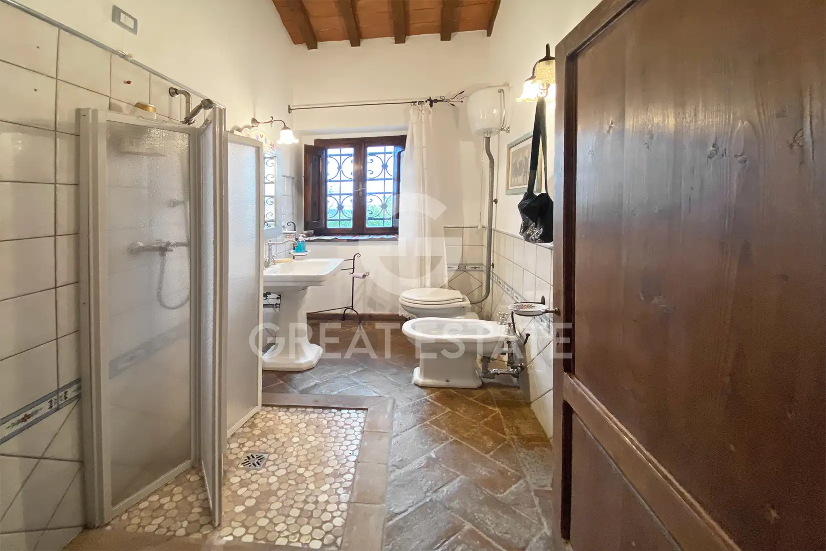House 376m² in Italy, Perugia. Priced at 650000€ rent photo-12