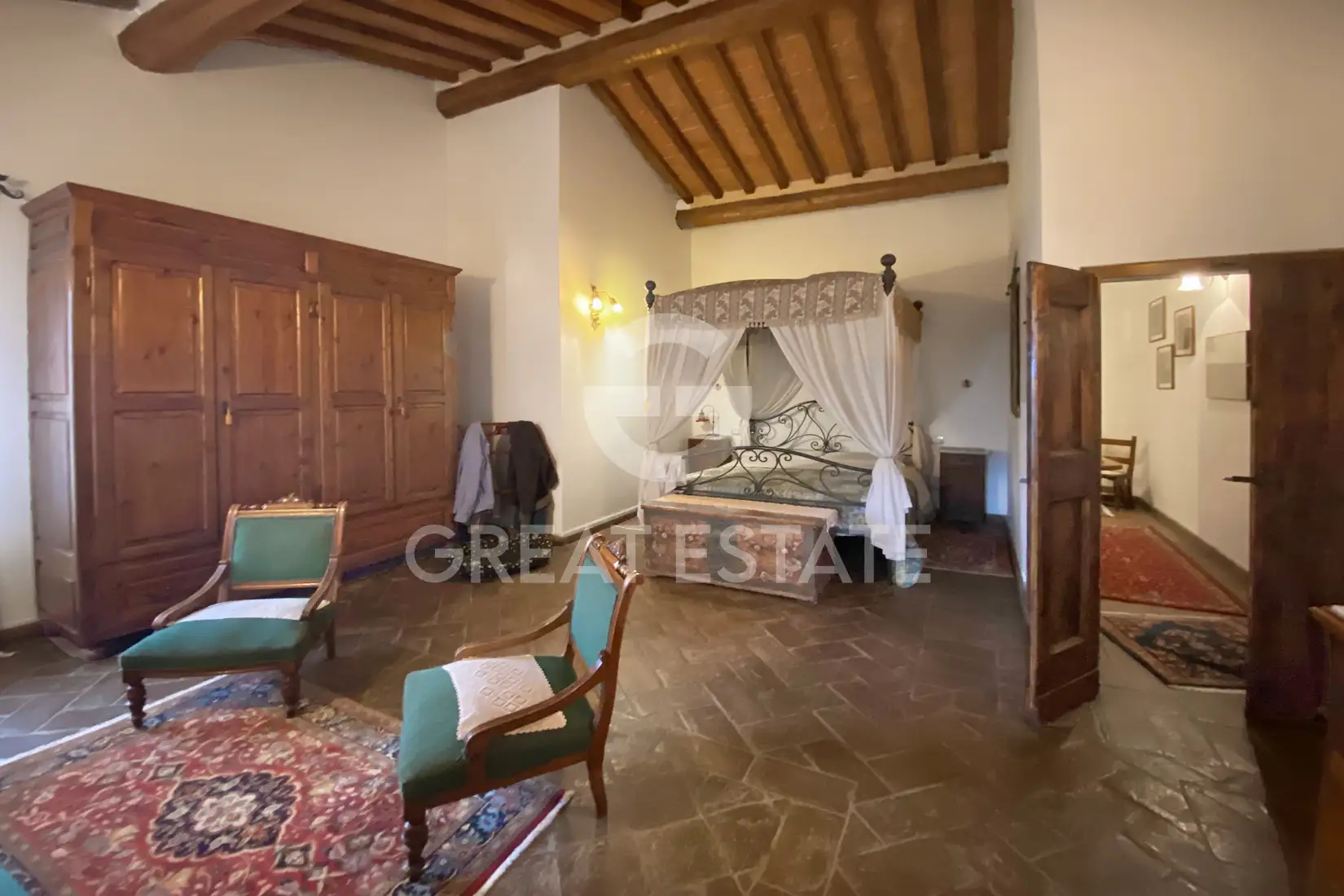 House 376m² in Italy, Perugia. Priced at 650000€ rent photo-15
