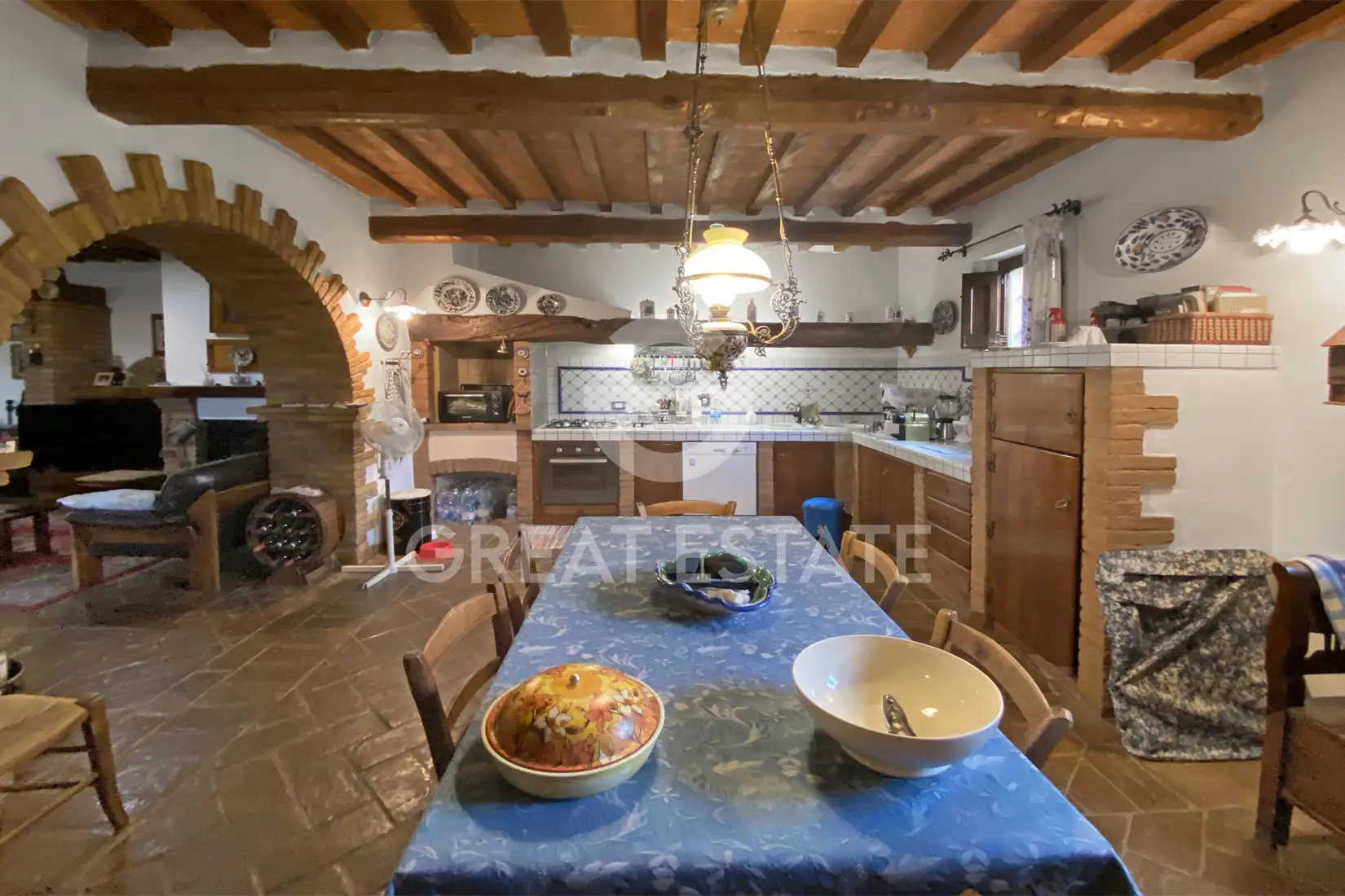 House 376m² in Italy, Perugia. Priced at 650000€ rent photo-10