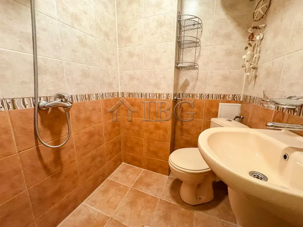 Flat 52m² in Bulgaria, Ruse. Priced at 86990€ rent photo-9