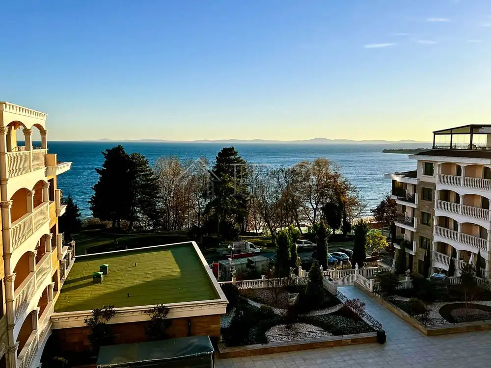 Flat 114m² in Bulgaria, Nessebar. Priced at 250000€ rent photo-11