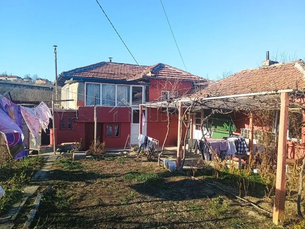 House 160m² in Bulgaria, Provadia. Priced at 31000€ rent photo-1