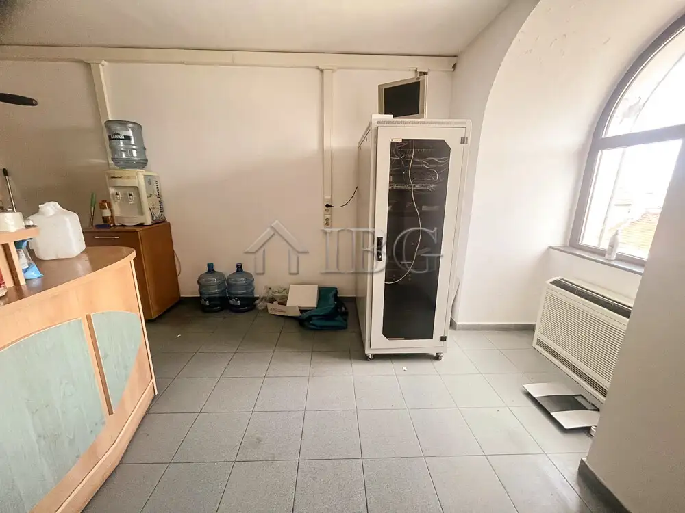 Office 220m² in Bulgaria, Ruse. Priced at 1000€ rent photo-2