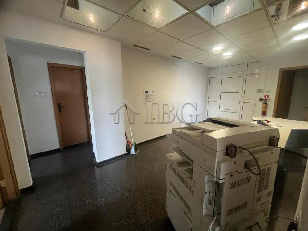 Office 220m² in Bulgaria, Ruse. Priced at 1000€ rent photo-5
