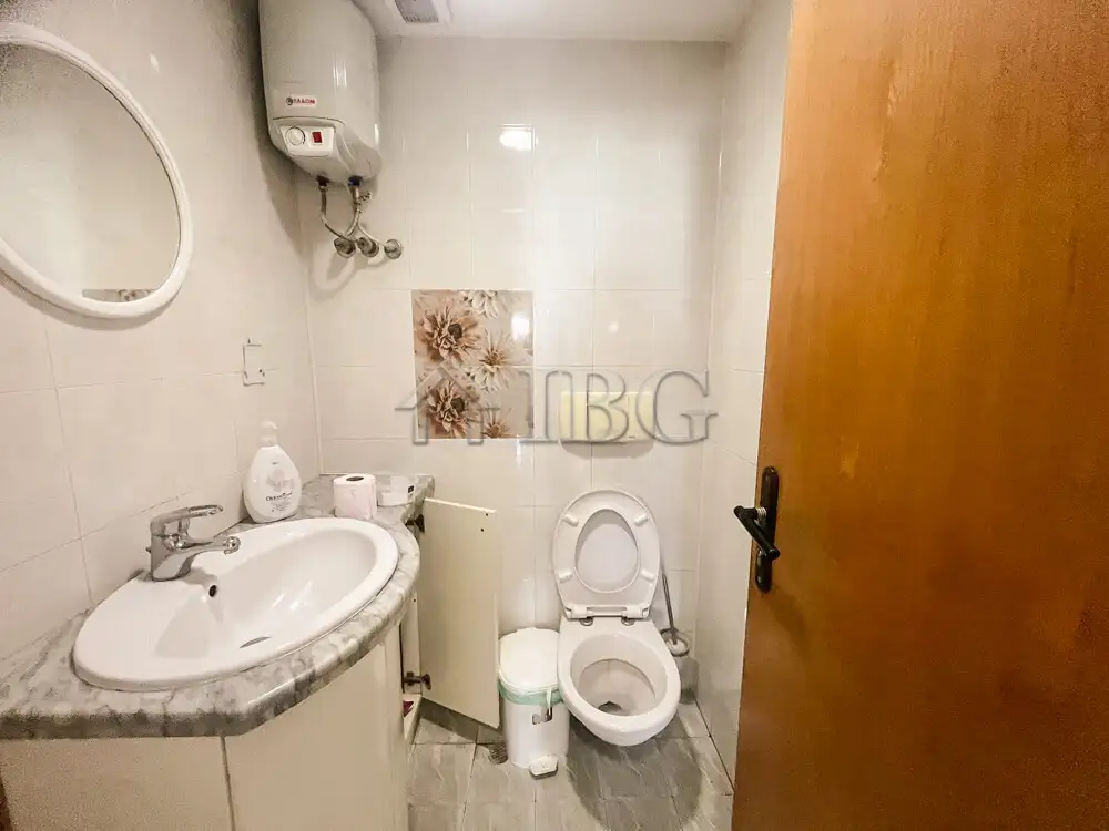 Office 220m² in Bulgaria, Ruse. Priced at 1000€ rent photo-8