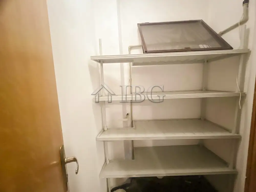 Office 220m² in Bulgaria, Ruse. Priced at 1000€ rent photo-9