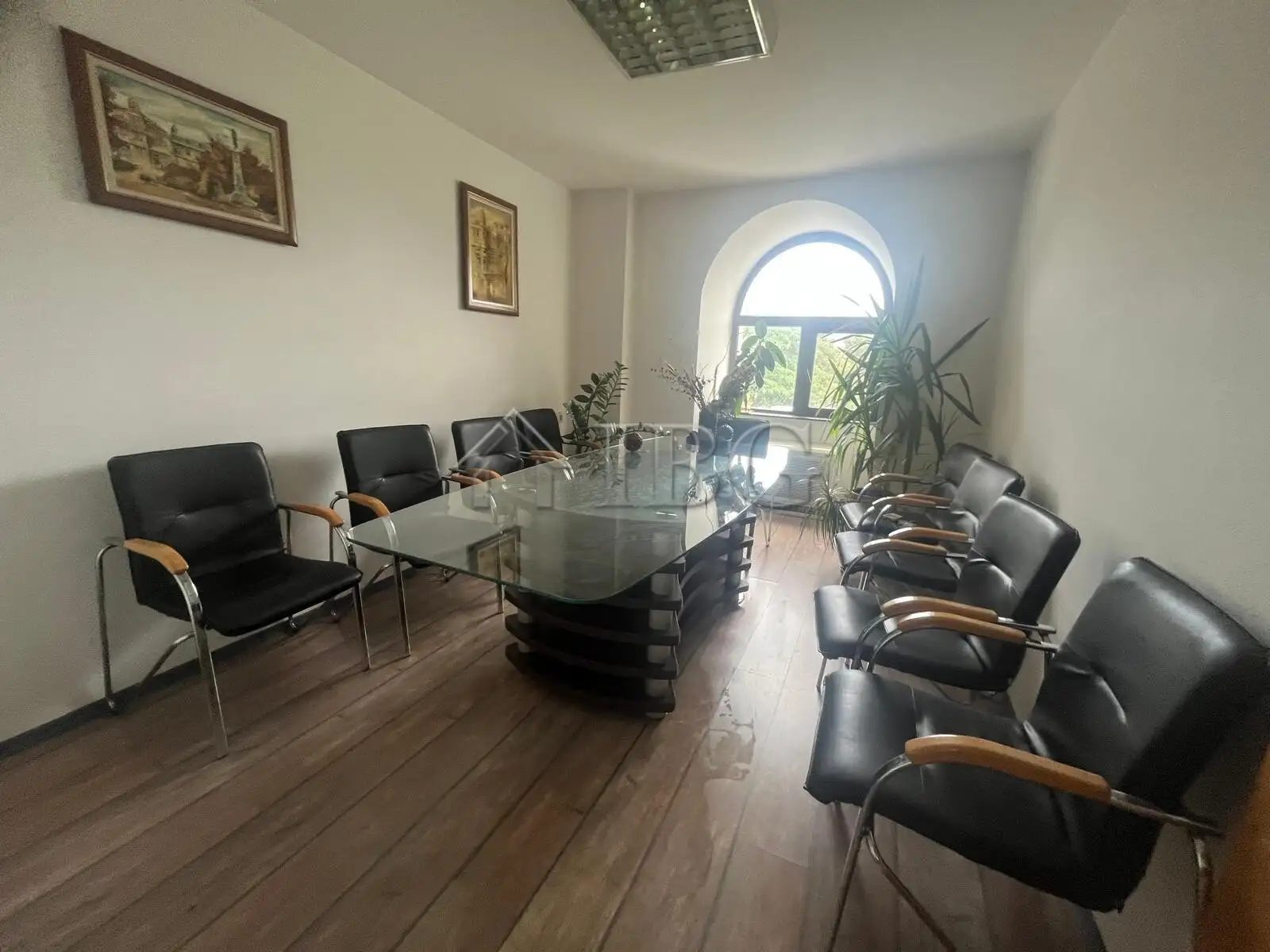 Office 220m² in Bulgaria, Ruse. Priced at 1000€ rent photo-12