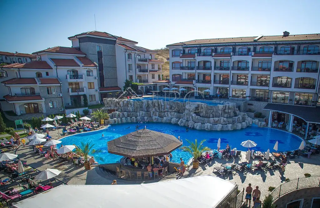 Flat 99m² in Bulgaria, Aheloy. Priced at 88000€ rent photo-17