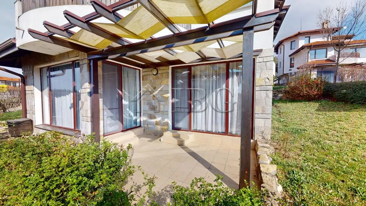 Flat 96m² in Bulgaria, Kosharitsa. Priced at 96000€ rent photo-2