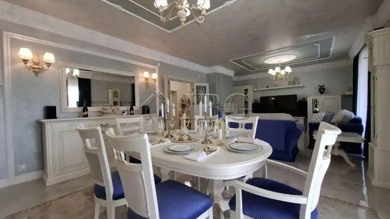 House 350m² in Bulgaria, Pomorie. Priced at 450000€ rent photo-12