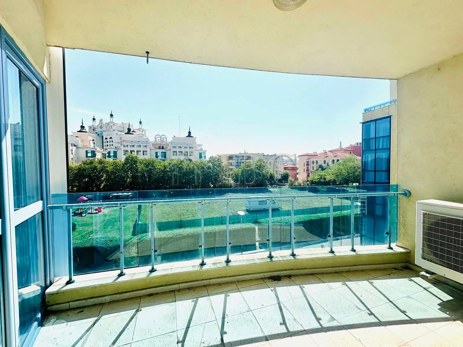 Flat 95m² in Bulgaria, Pomorie. Priced at 94500€ rent photo-6