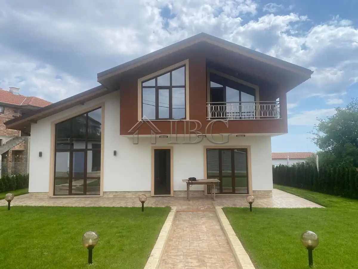 House 165m² in Bulgaria, Tankovo. Priced at 240000€ rent photo-1