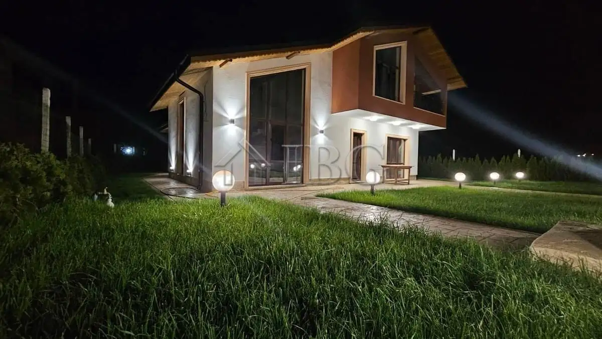 House 165m² in Bulgaria, Tankovo. Priced at 240000€ rent photo-4