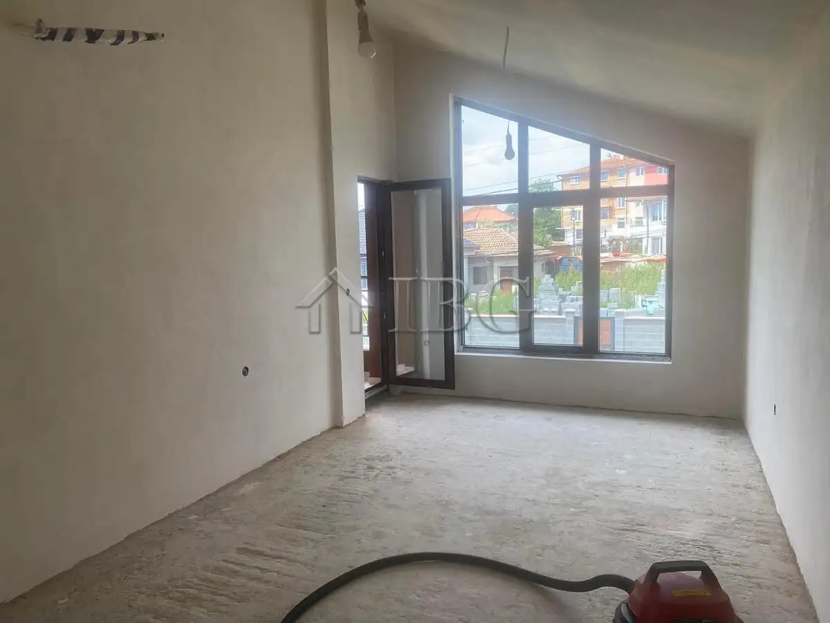 House 165m² in Bulgaria, Tankovo. Priced at 240000€ rent photo-6