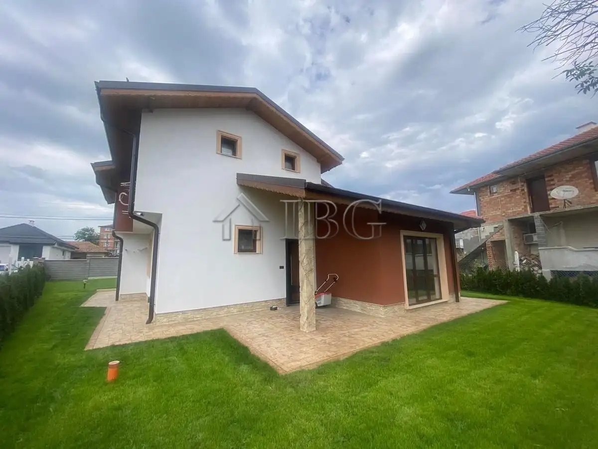 House 165m² in Bulgaria, Tankovo. Priced at 240000€ rent photo-9