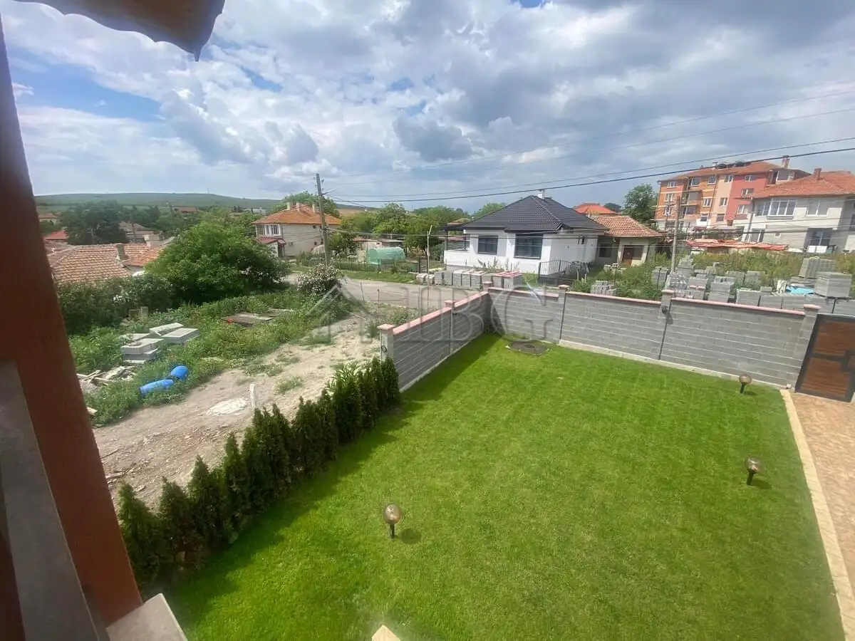 House 165m² in Bulgaria, Tankovo. Priced at 240000€ rent photo-11