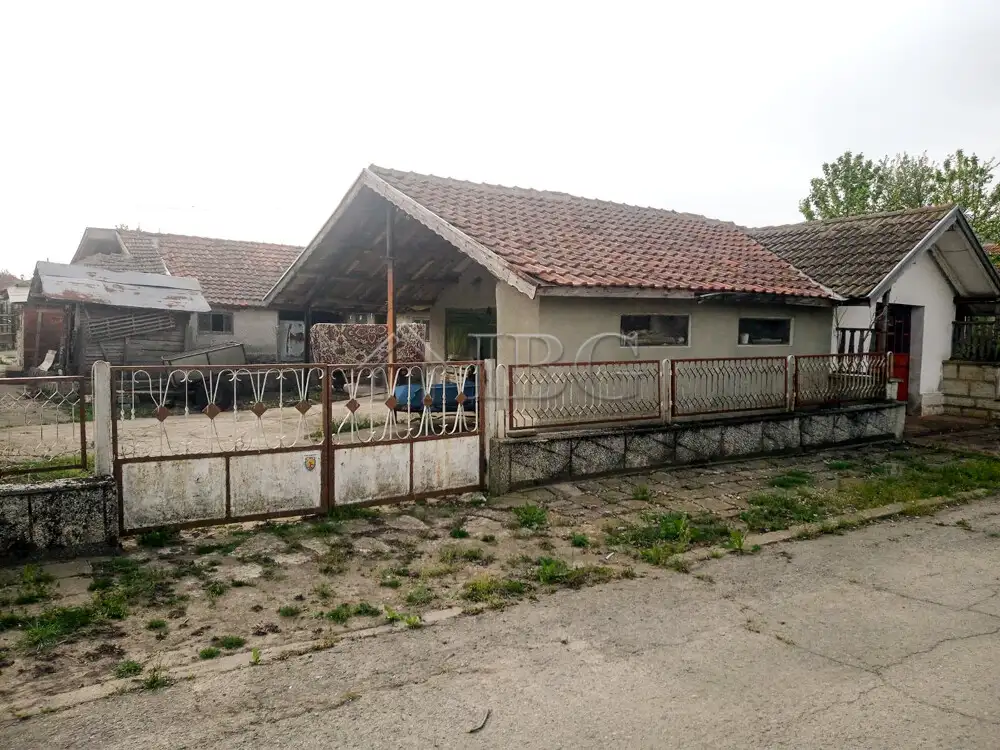 House 120m² in Bulgaria, General Toshevo. Priced at 39990€ rent photo-3