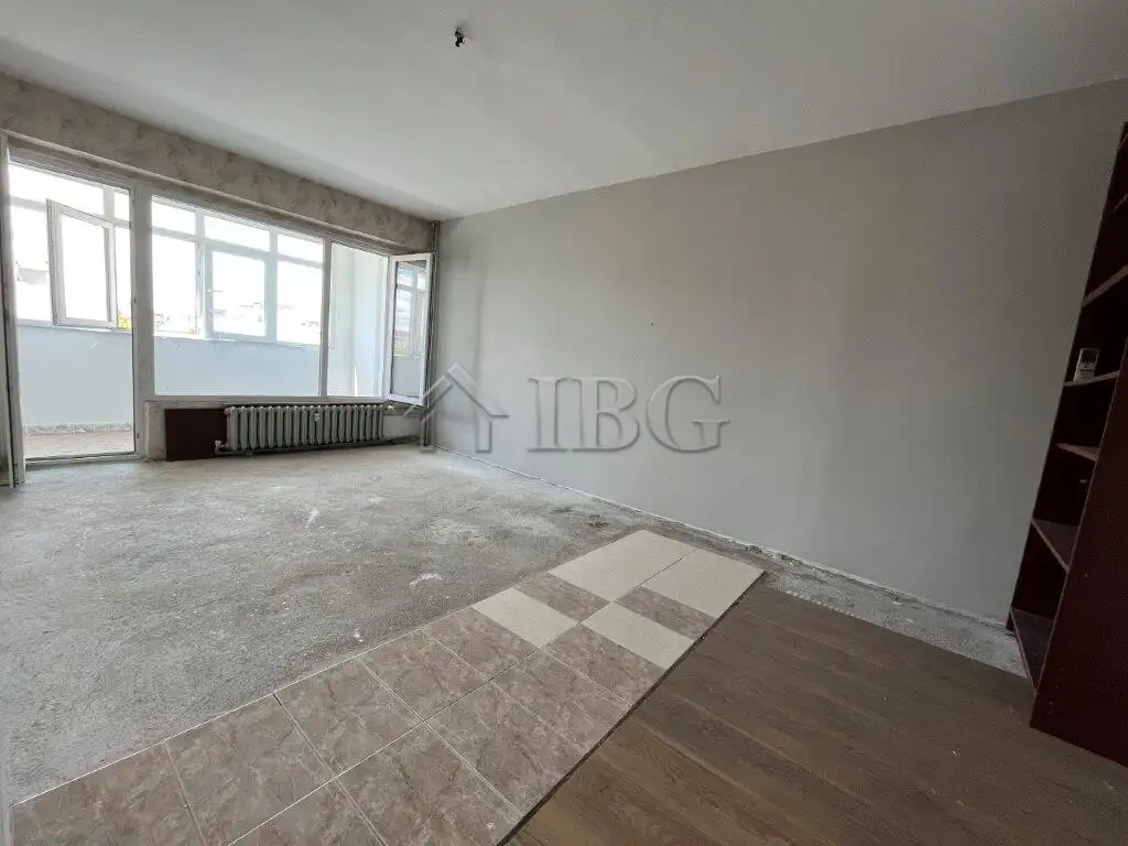 Flat 100m² in Bulgaria, Ruse. Priced at 122000€ rent photo-3