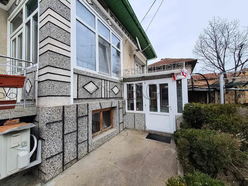 House 120m² in Bulgaria, Byala. Priced at 38900€ rent photo-8