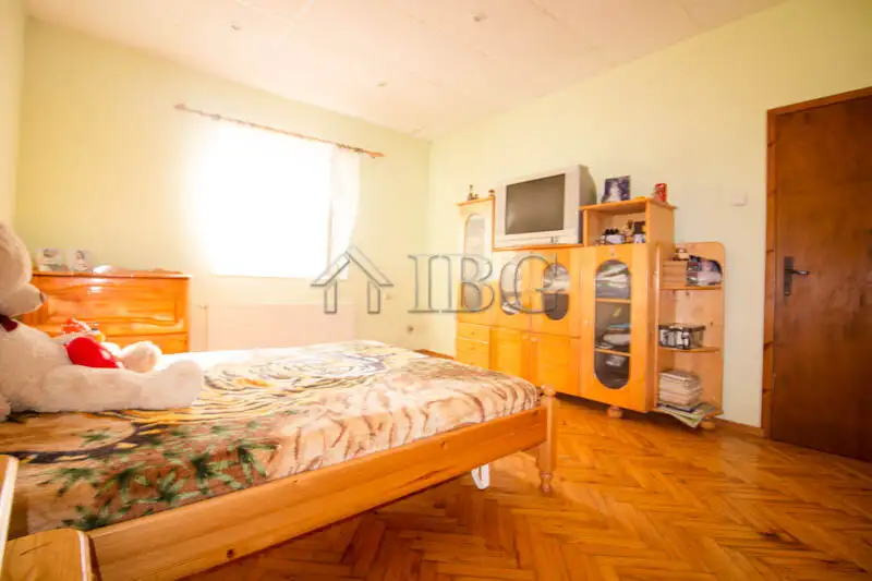 House 240m² in Bulgaria, Bazan. Priced at 140000€ rent photo-18