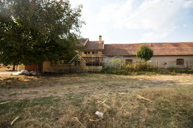 House 240m² in Bulgaria, Bazan. Priced at 140000€ rent photo-1