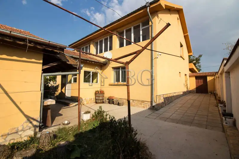 House 240m² in Bulgaria, Bazan. Priced at 140000€ rent photo-2