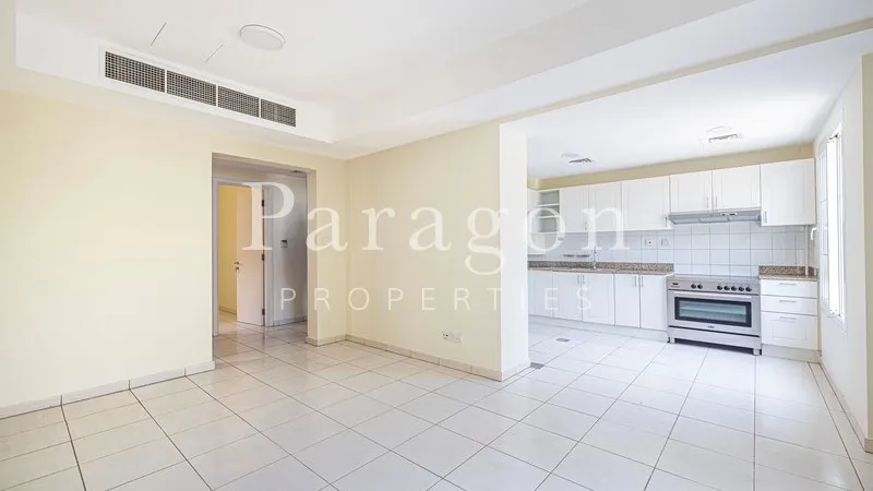 House 01m² in UAE, Dubai. Priced at 466933£ rent photo-1