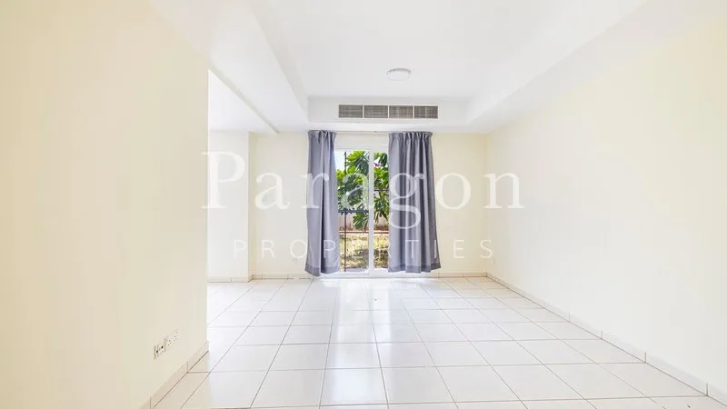 House 01m² in UAE, Dubai. Priced at 466933£ rent photo-4