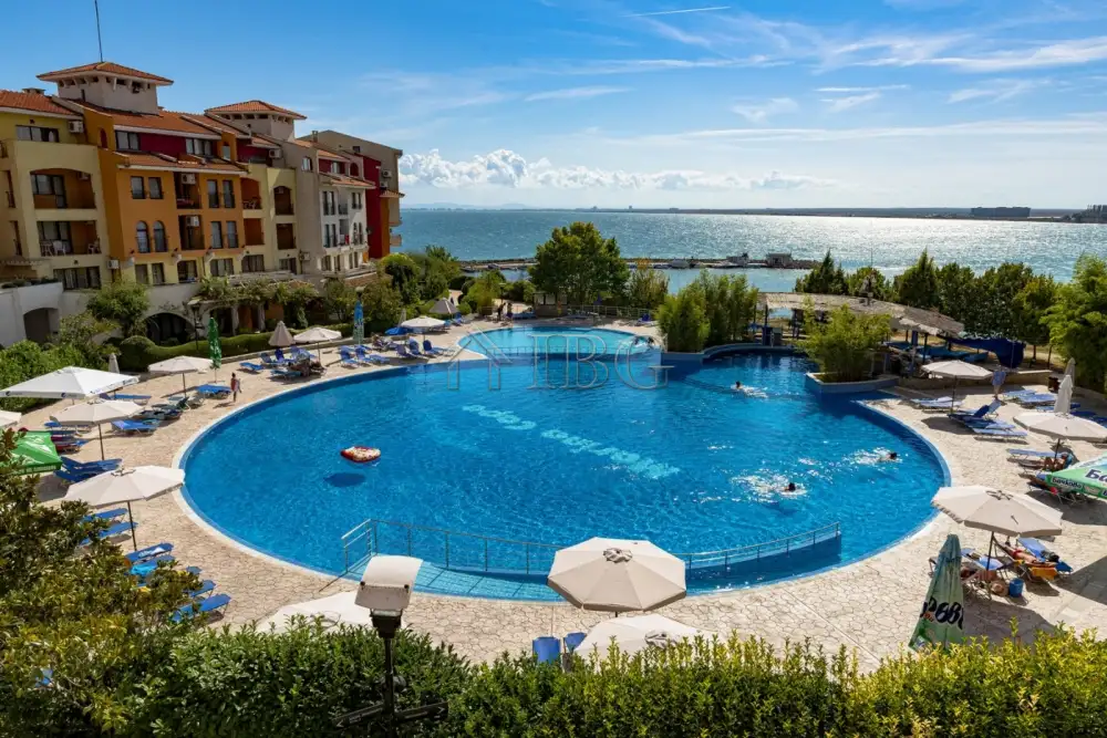 Flat 45m² in Bulgaria, Aheloy. Priced at 60900€ rent photo-18