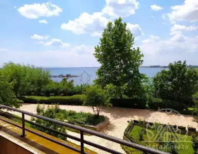 Buy in Bulgaria for 152250€