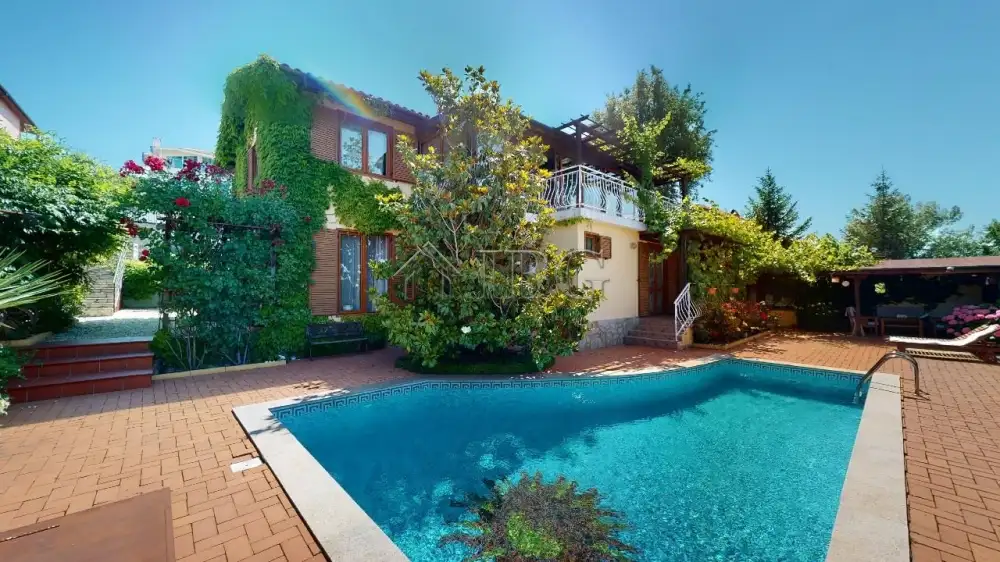 House 264m² in Bulgaria, Burgas. Priced at 385000€ rent photo-1
