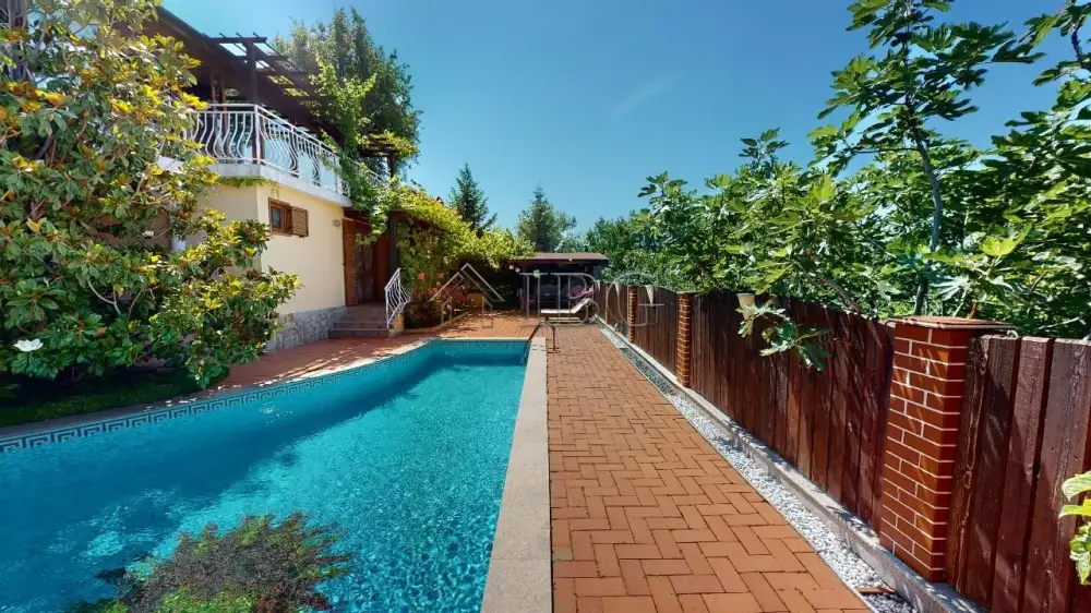 House 264m² in Bulgaria, Burgas. Priced at 385000€ rent photo-2