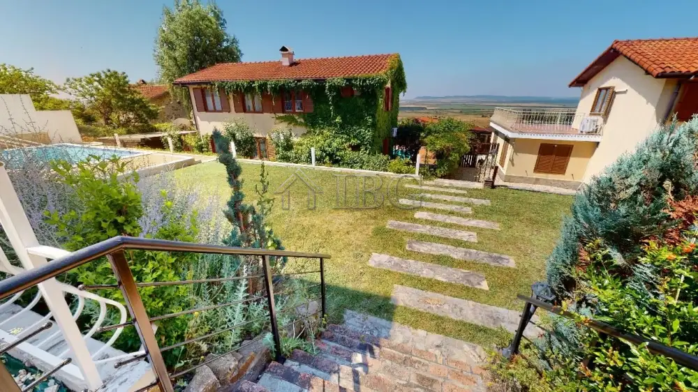 House 264m² in Bulgaria, Burgas. Priced at 385000€ rent photo-3