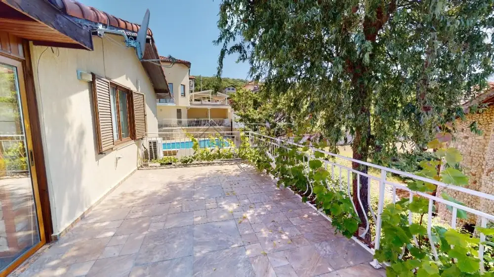 House 264m² in Bulgaria, Burgas. Priced at 385000€ rent photo-4