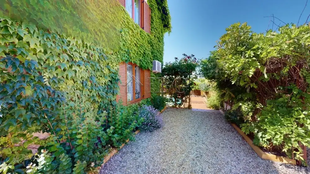 House 264m² in Bulgaria, Burgas. Priced at 385000€ rent photo-5