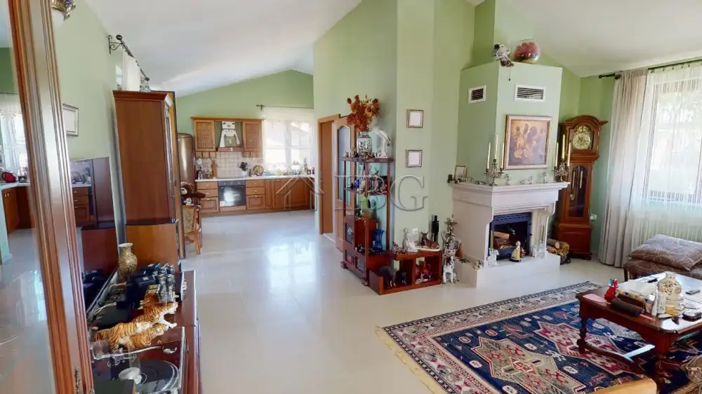 House 264m² in Bulgaria, Burgas. Priced at 385000€ rent photo-8