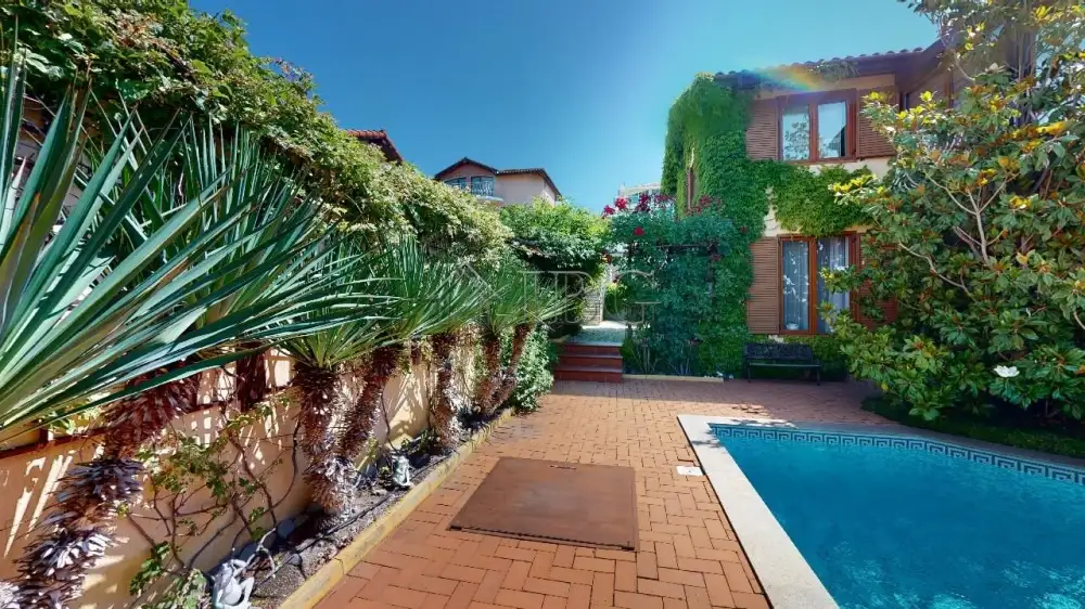 House 264m² in Bulgaria, Burgas. Priced at 385000€ rent photo-9