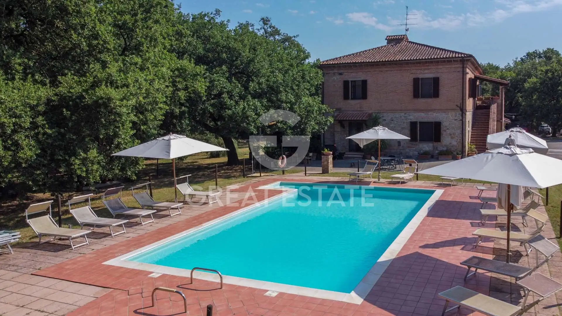 House 685m² in Italy, Perugia. Priced at 690000€ rent photo-12
