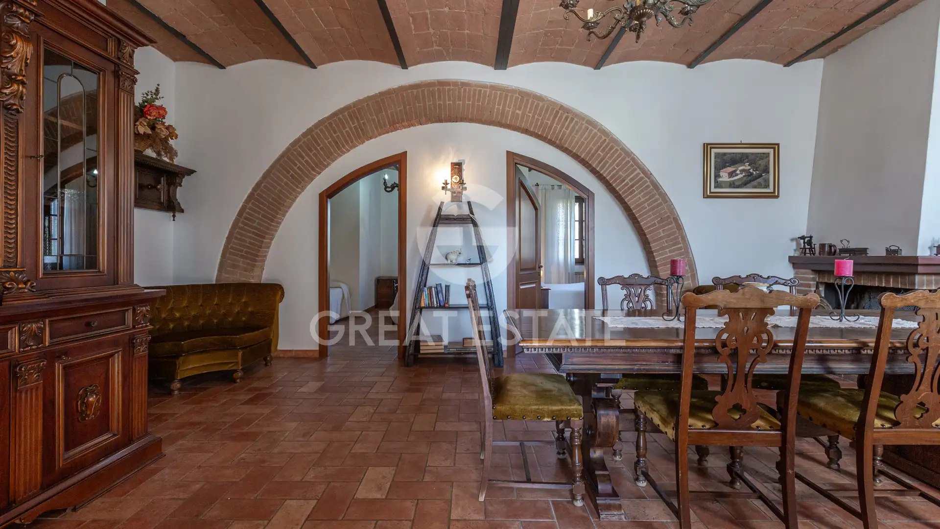 House 685m² in Italy, Perugia. Priced at 615000€ rent photo-14