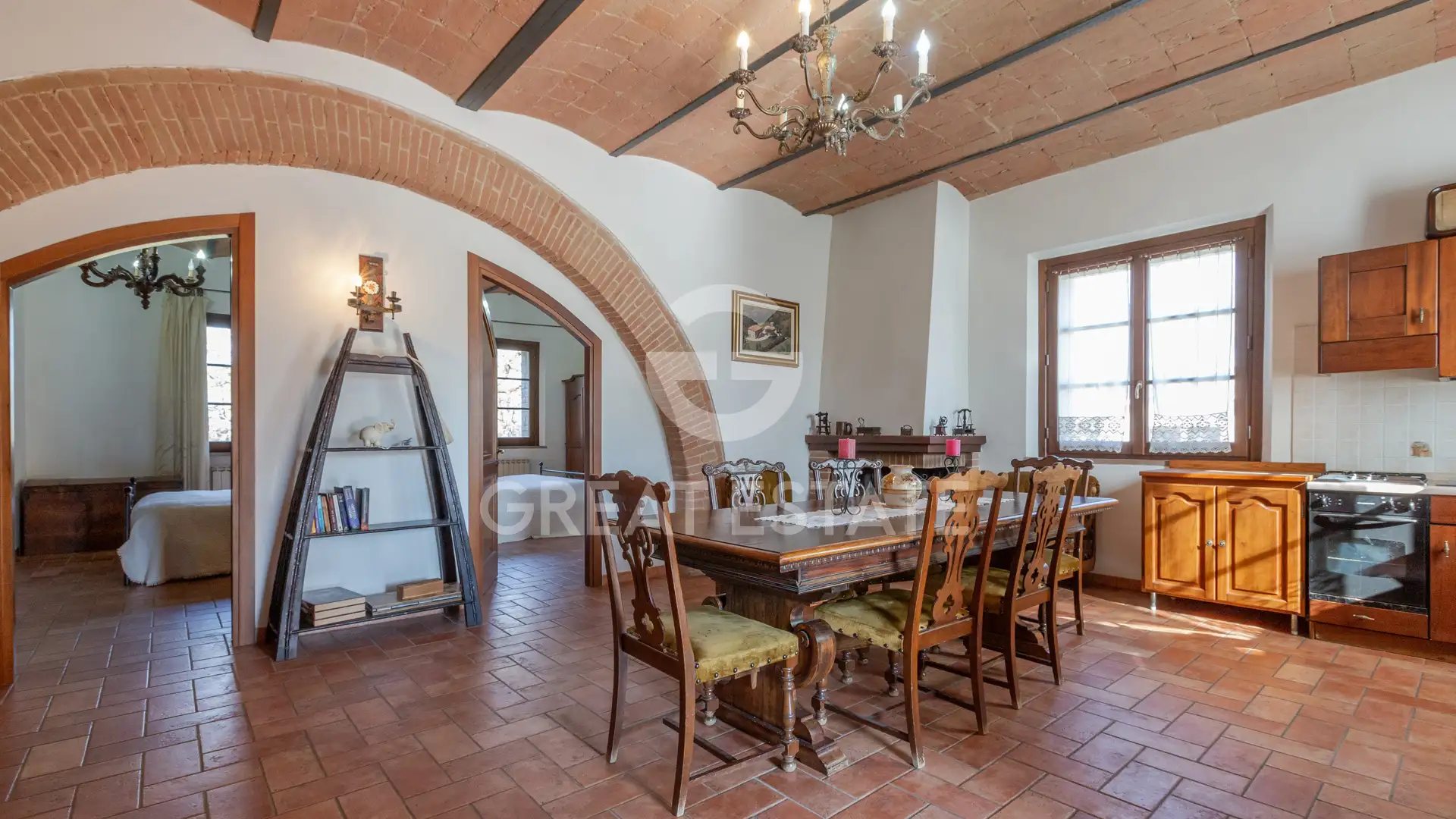House 685m² in Italy, Perugia. Priced at 615000€ rent photo-15