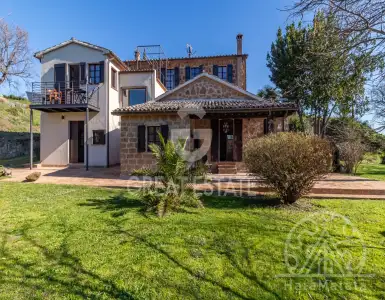 Buy in Italy for 855000€