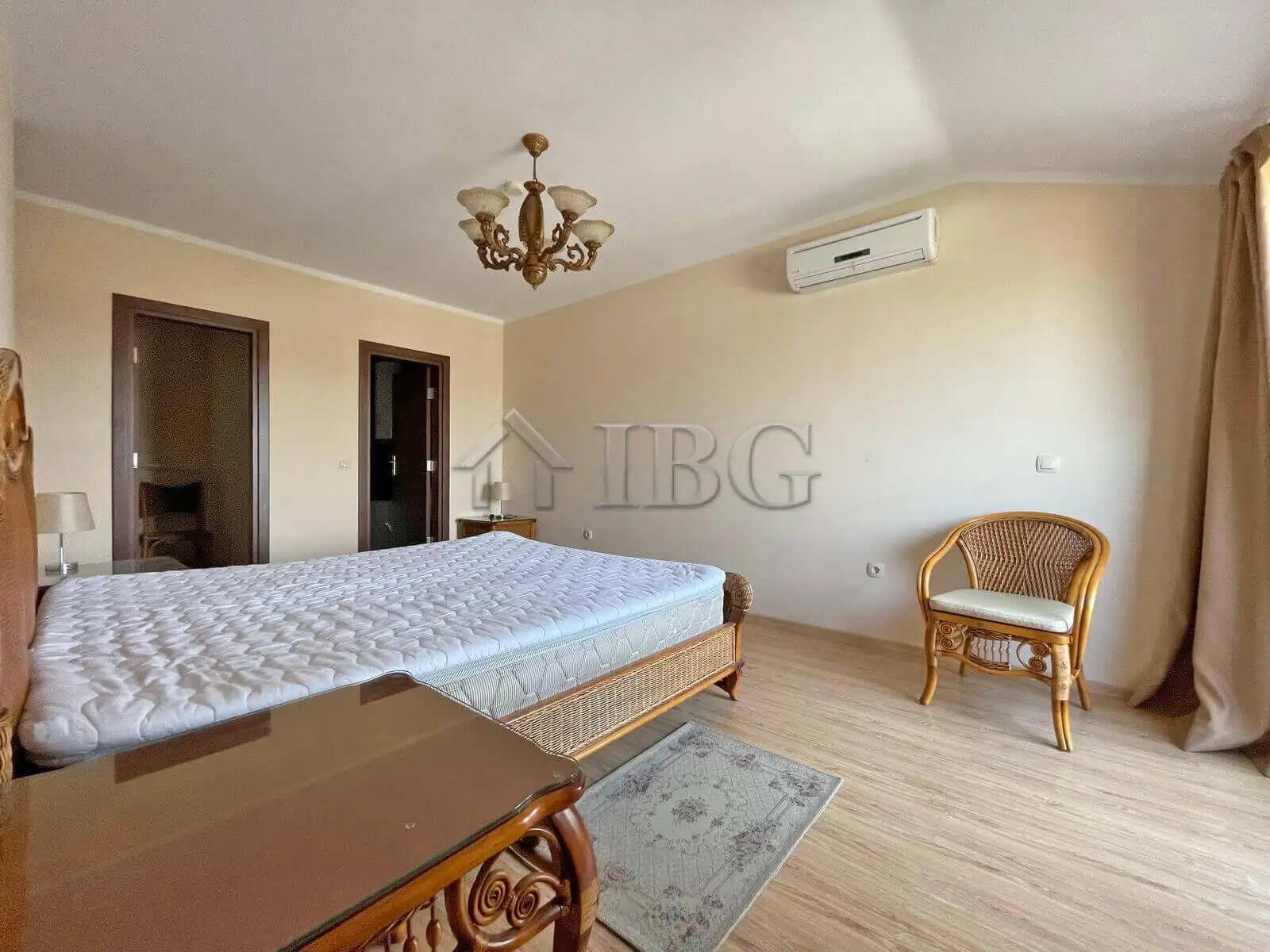 Flat 90m² in Bulgaria, Nesebar. Priced at 119900€ rent photo-9